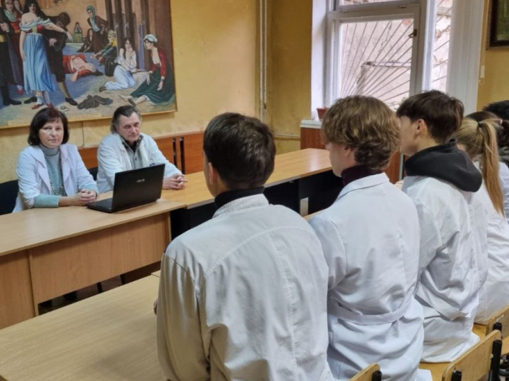 Соціально-психологічні аспекти сексуального та репродуктивного здоров’я: діалог із молоддю